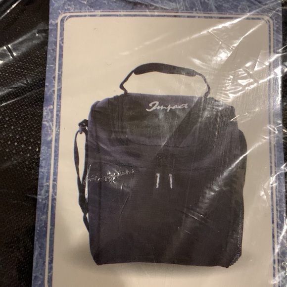 NWT Black Vertical Impact Insulated Lunch Bag - Picture 2 of 11